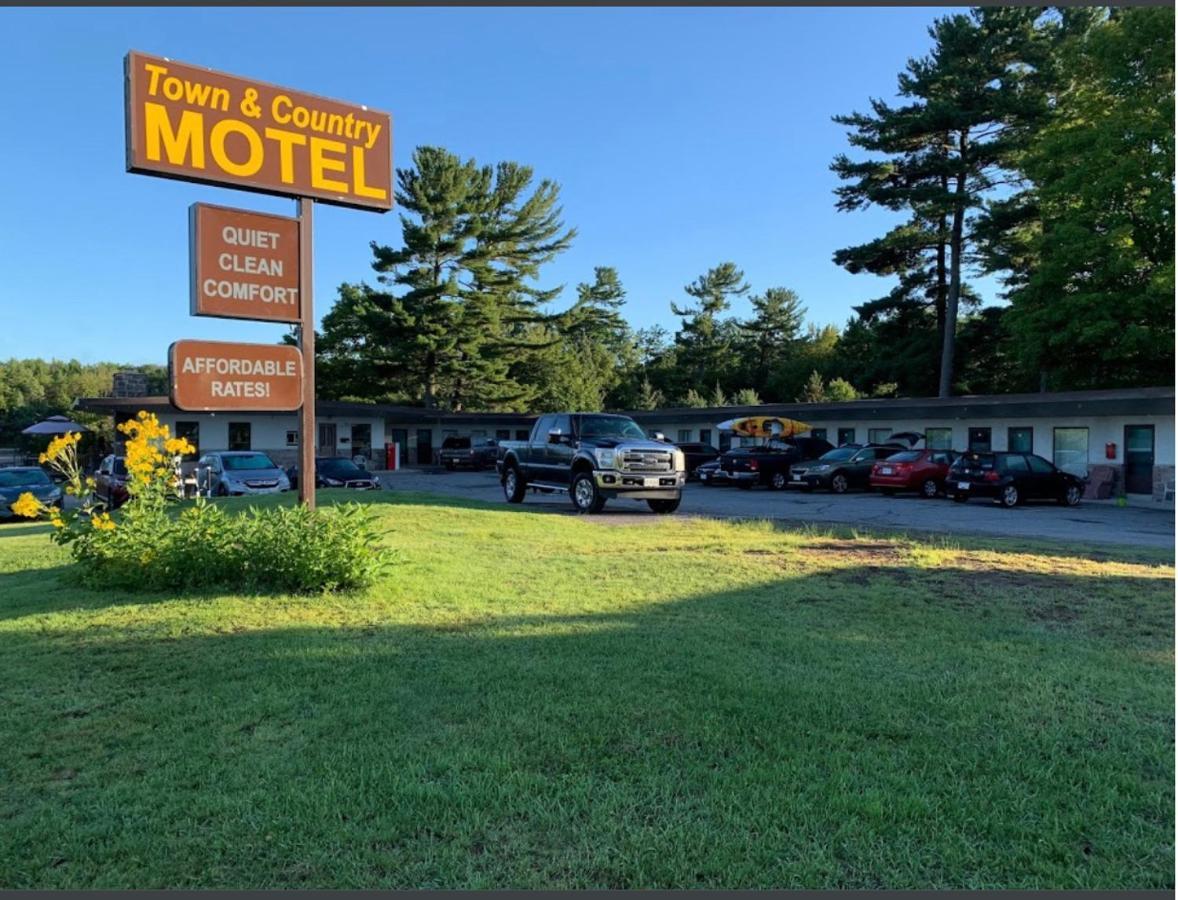 Town & Country Motel Парри-Саунд Экстерьер фото