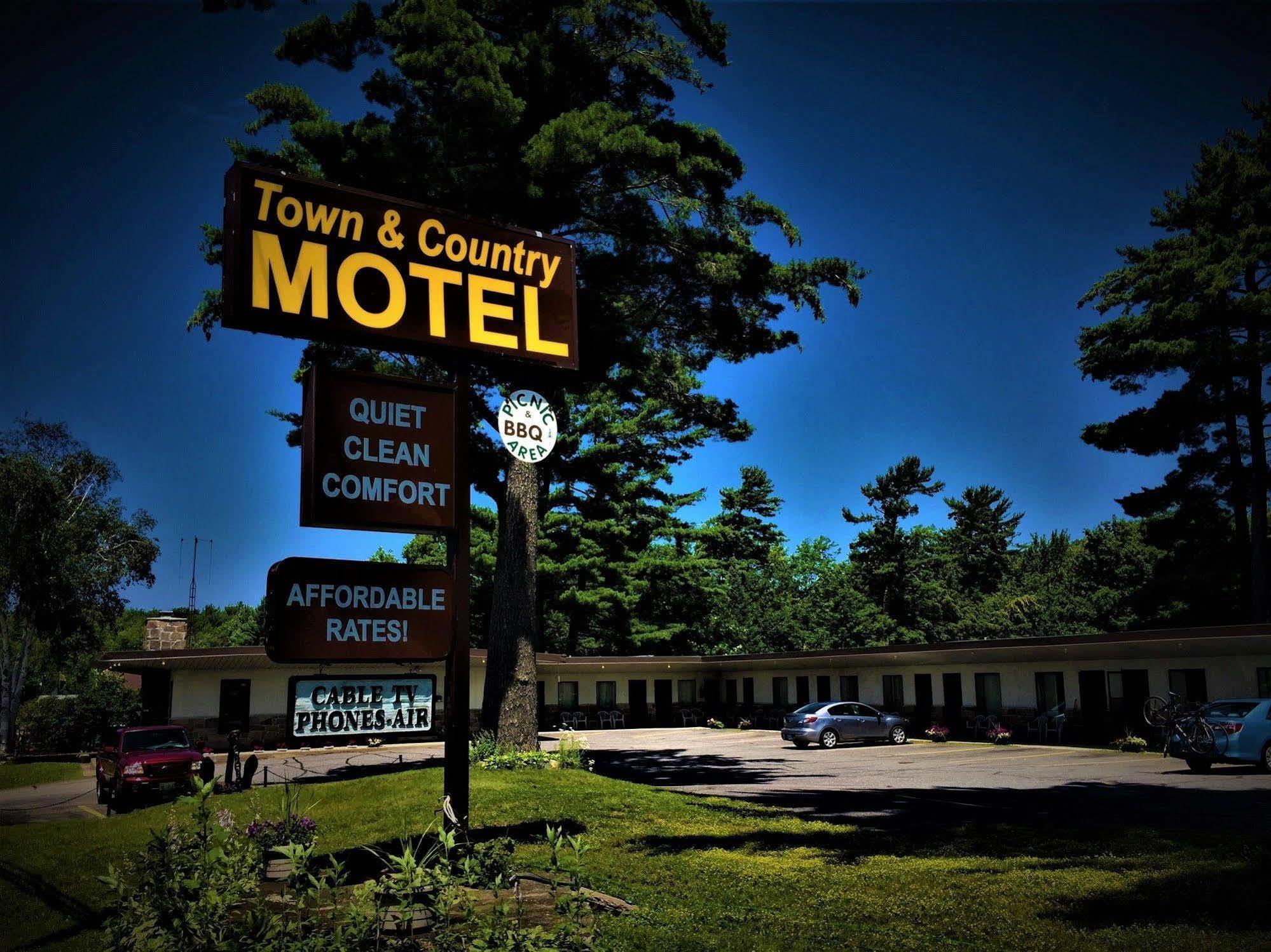 Town & Country Motel Парри-Саунд Экстерьер фото